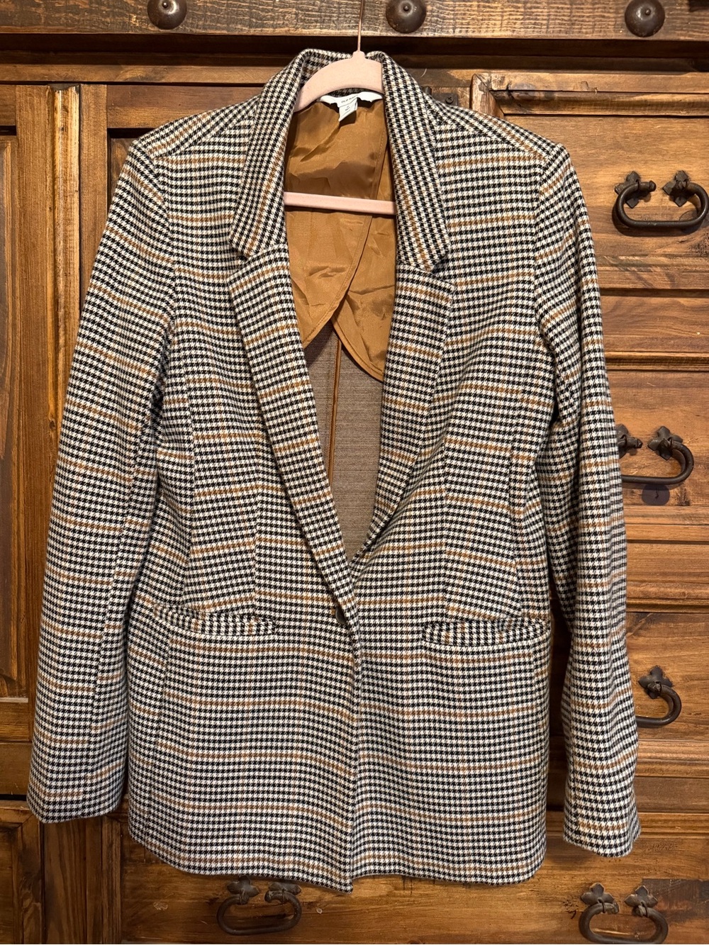 Old Navy Houndstooth Blazer in Black, White & Tan